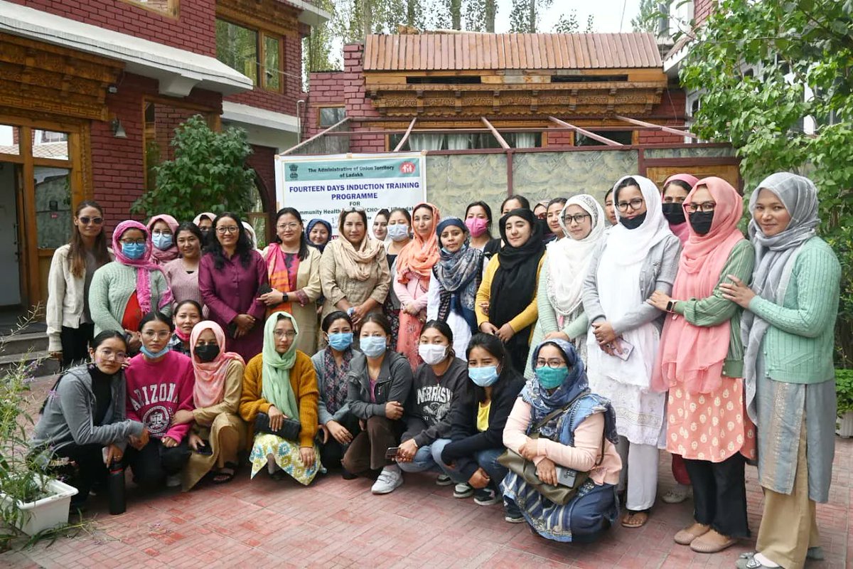 1st batch of 46 CHOs completed Induction Training at conference hall <a href="/NhmLadakh/">NHM Ladakh</a>.
The 14 Days Training fr CHO began frm Sep 05, 22. Experts trained CHOs abt d concept of @AyushmanHWCs &amp; their roles&amp; responsibilities to effectively function as CHOs.
<a href="/lg_ladakh/">LG Ladakh</a>