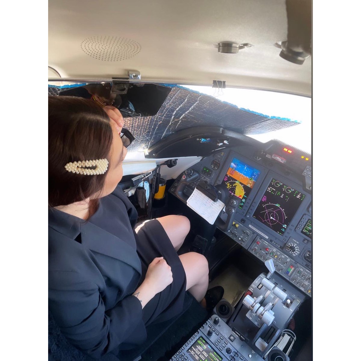 jocelyne_vzla's tweet photo. I guess Aviation is pretty cool 🤓 #learjet60 https://t.co/HxD6LN5bSK