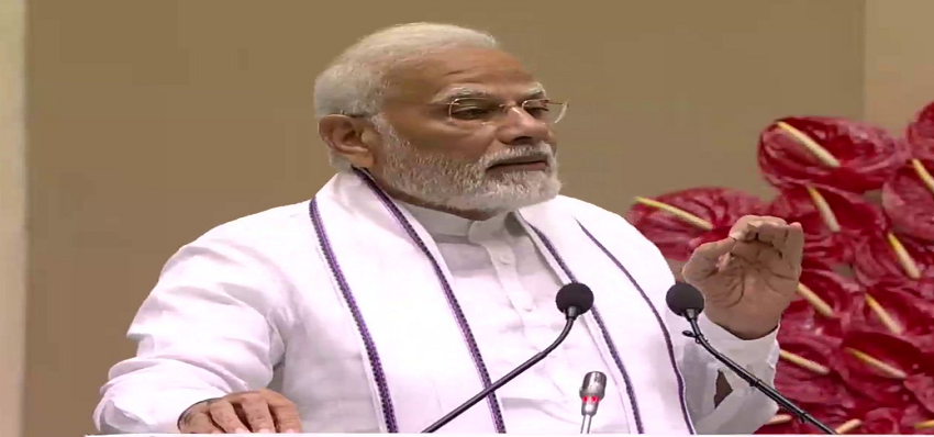 Khabarfast's tweet image. पीएम मोदी ने किया रसद नीति का शुभारंभ, ‘आज भारतीय बंदरगाहों की कुल क्षमता में भी काफी वृद्धि हुई है’
khabarfast.com/pm-modi-launch…
#pmmodi #LogisticsPolicy #KhabarFast #khabarfastnews #NitinGadkari