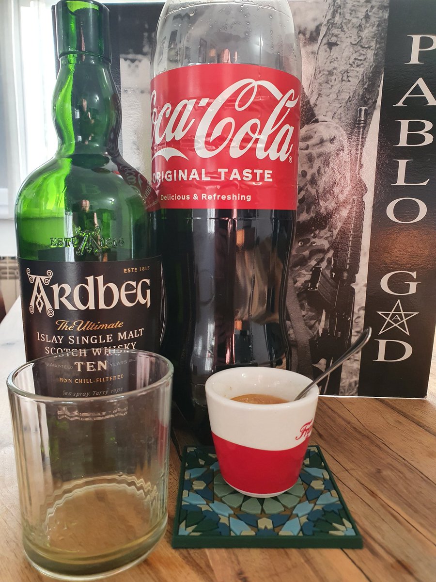 MladenDolic's tweet photo. Диван сунчан дан се неће сам покварит. #PabloGad #RootsReggae #IslayWhisky https://t.co/UjhX59t03f
