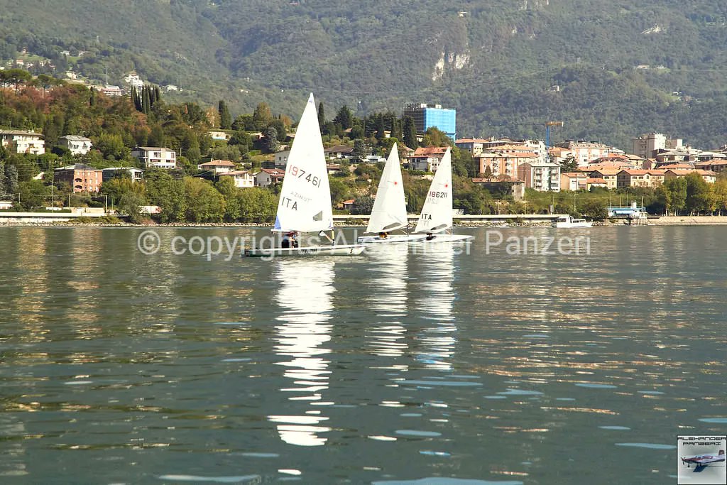 AlexPanzeriFoto's tweet photo. EuroMaster 2022 - Valmadrera - Day 0
Painting light without wind
https://t.co/c9Vmpjl2ka
#ILCA #EuroMaster #EuroMaster2022 #CVT #Valmadrera #LaserClass #LandRover #BMW #LarioMiAuto #GallettoVallespluga #ICAM https://t.co/DWSmIjlqnN