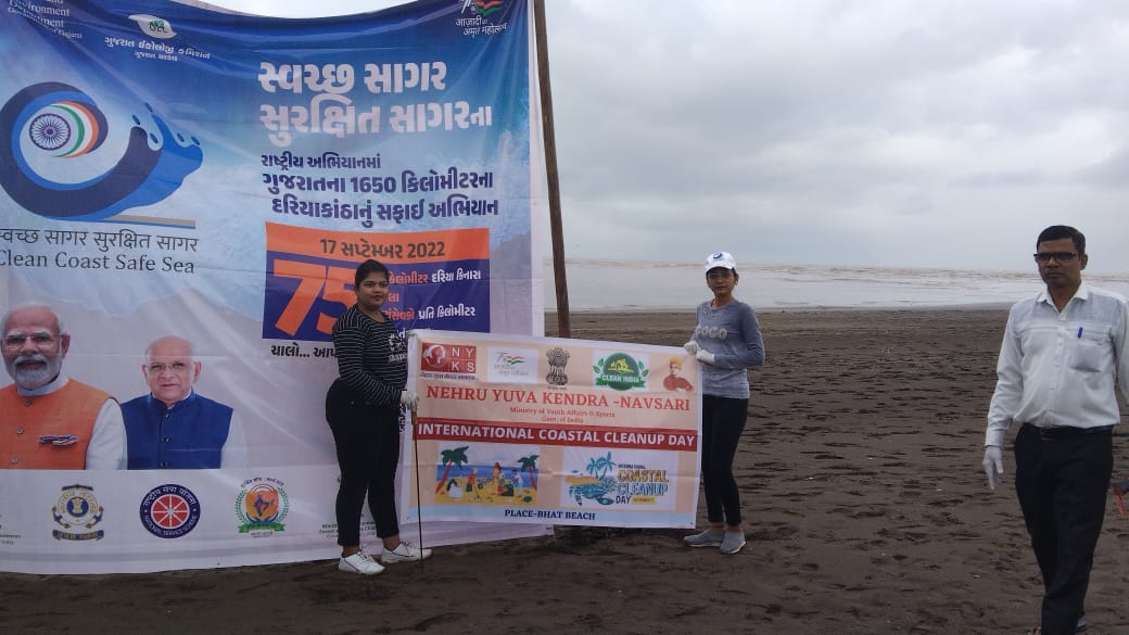 On occasion of International Coastal Cleanup Day NYK Navsari celebrated with youth in Dandi and bhat beach.
#InternationalCoastalCleanup #BeachCleanup