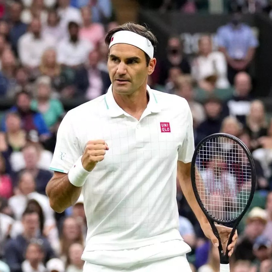 fitnouss's tweet photo. Pure class! Probably the greatest ever and an idol that exemplifies excellence and good sportsmanship!! @rogerfederer thank you!!! https://t.co/CLZLGYZss9