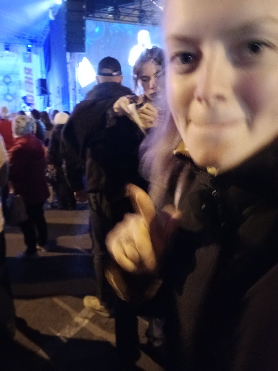 BorisAndreich's tweet photo. Коротко о том как мы провели день города:
Я и она отрываемся под казачий хор, а он делает домашку https://t.co/bbnjTSByBn