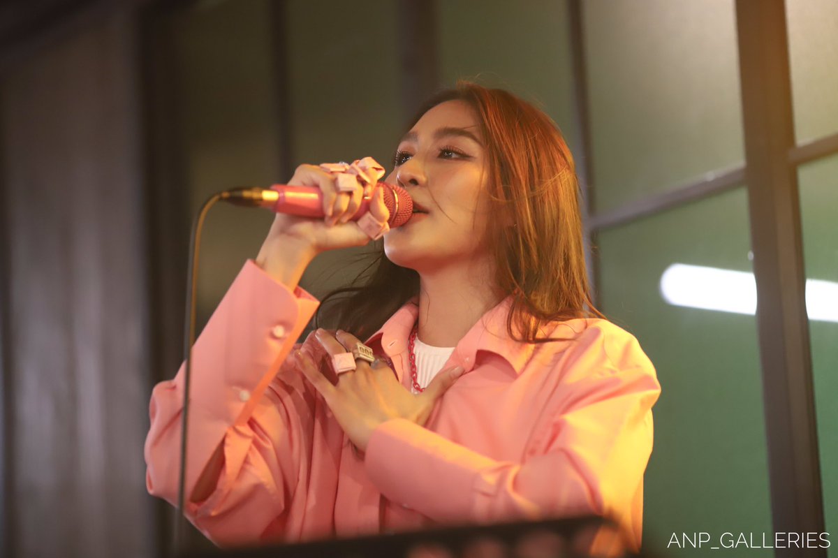 ANP_Galleries's tweet photo. ชอบเวลาเธอร้องเพลง.. 🪐💫💓
#เบบี้เอมที่ไม่เบบี้แล้ว
#happyBABYAIMday2022
#TeamAIMazing #ANPgalleries https://t.co/aptXHvwsto
