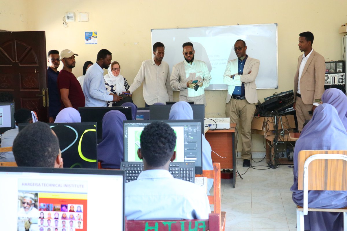 MustaqbalP's tweet photo. Somaliland Y-PEER, MOE&S TVET Department, DF, OWDA, Curis, and Jig Jiga polytechnic College team paid a visit to Hargeisa Technical Institutes to know more about the college and skills provided to the youth. #TVETDevelopment #Somaliland https://t.co/VovQym5X9E