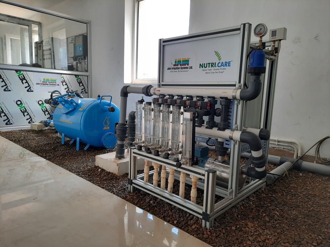Patil_SN1112's tweet photo. Precision Farming! #JainAutomation + #JainDrip for Horticulture is the best solution for your Irrigation, Fertigation & weather station requirements. https://t.co/RIhSfCy2Hz