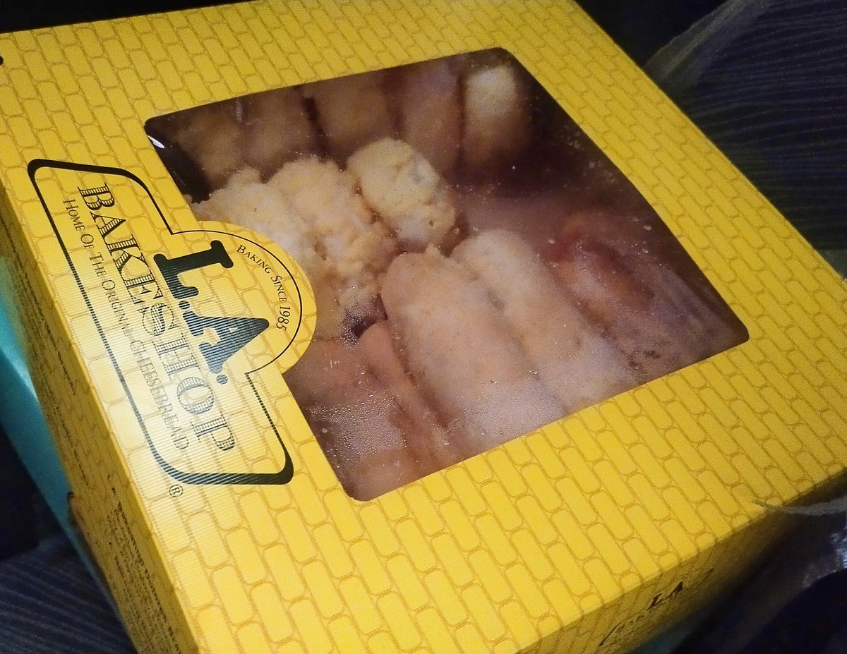 davevizconde's tweet photo. Went to #SanFernando to try #LBS and get some from #LABakeshop π
#Alter #AlterPH #AlterPhilippines #AlterPampanga #AlterQC #AlterEastwood #AlterClark #AlterCebu #AlterDavao #AlterPinoy #AlterAngeles #AlterSanFernando https://t.co/omAL3dUDgW