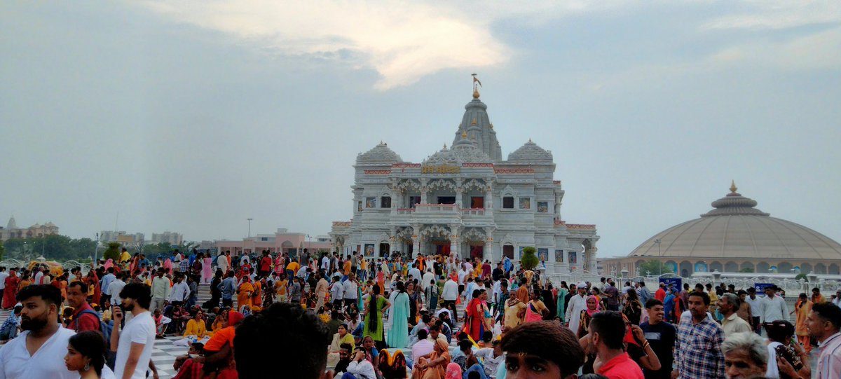 वृंदावन से राधे राधे जय श्री कृष्ण
ट्विटर परिवार के सभी मित्रों को 

x.com/i/spaces/1BdGY…