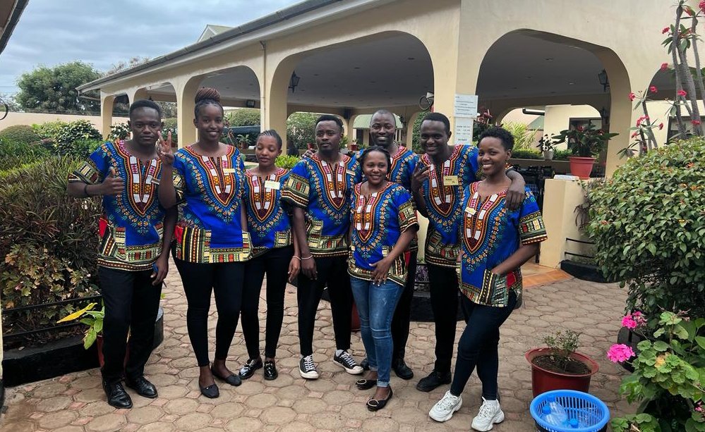 ZaraTours's tweet photo. Wonderful #SpringlandsHotel Staff in their remarkable beautiful 🥰 uniform set and ready to offer #greatest #hotelservice #Tanzania #Tourism @ZaraTours #safari #mountaineering #kilitour #kilimanjaro #greatmanagement @zararemmy https://t.co/dqUJiyN72g