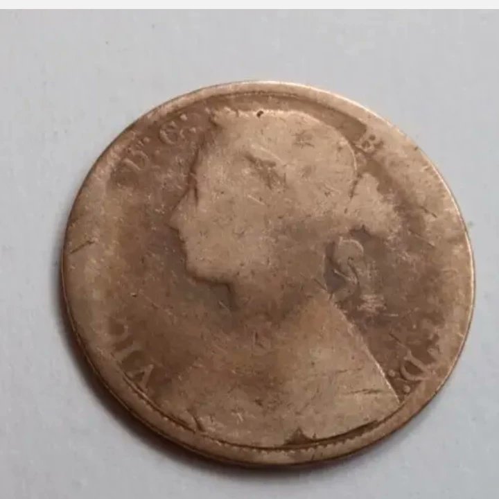 EbaySandeee1's tweet photo. There's not much that hasn't worn  away on this coin but the date is still intact. 147 years ago this would have gone into circulation. Imagine what it's been through and been used for!!

#coin #coins #onepenny #gbcoin #gbcoins #gbpenny #oldpenny #predecimal https://t.co/kkOQXqJ99E