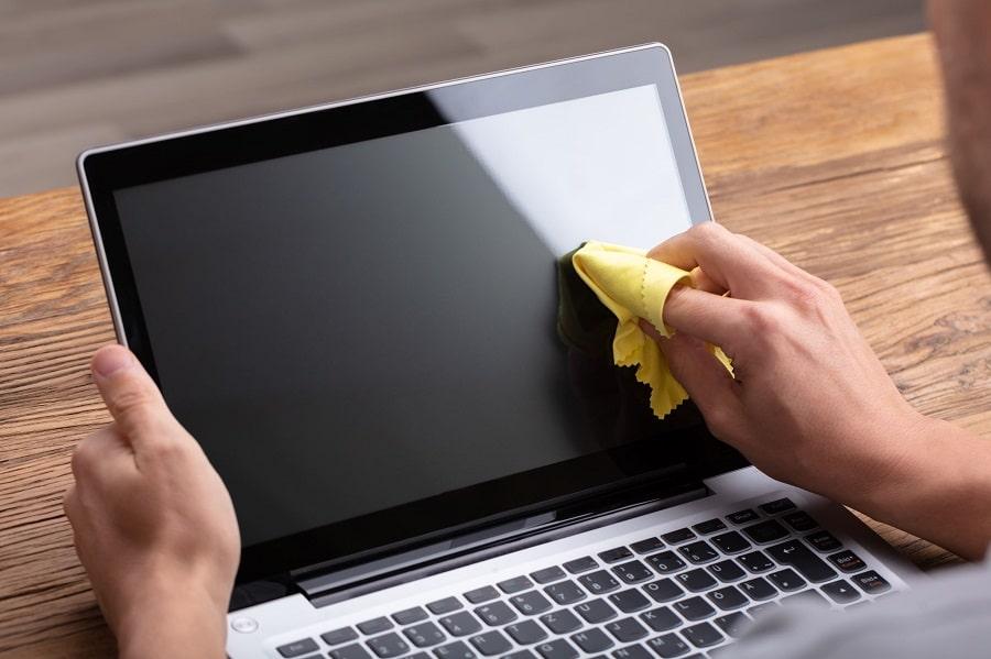informpalace's tweet photo. Computer screens get filthy, whether it's the monitor in your cubicle at work or a laptop on your standing desk at home. The removal of dust is a major concern: It may distort the color or brightness of your screen as it silently and continuously

https://t.co/ryuJFy1Cp7 https://t.co/uV5wL15Qwq