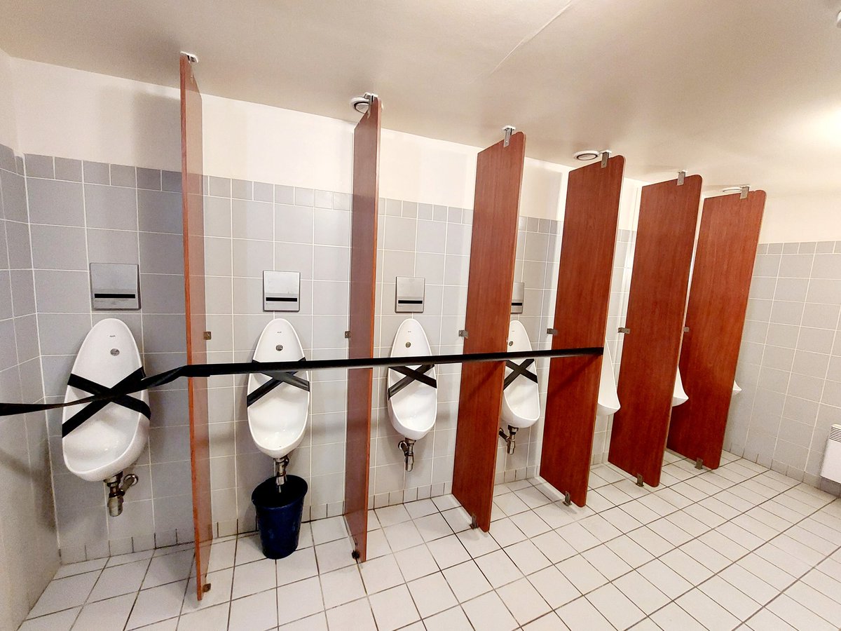 florenttoscano1's tweet photo. Vichy pro jour 1 : Pissance 4.
#vichy #Festival #pro #humourdrole #toilette #puissance4 https://t.co/HZR8yjIg0C