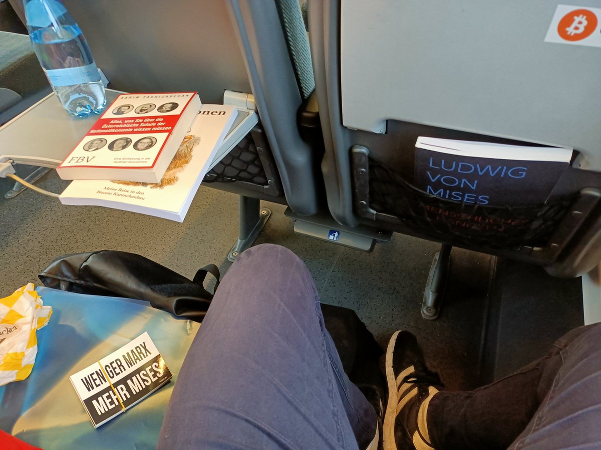 Sato2h1's tweet photo. Exit Innsbruck @thebconf :(
Exit Fiat @Lagarde :)

War ein super Wochenende! Bin schon hyped und ready für Version 23 #Bitcoin 
#LessMarxMoreMises https://t.co/GIdcBx01qB