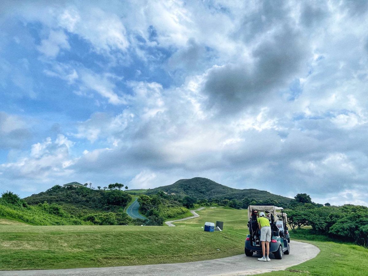 ammann0739580's tweet photo. 绿油油的草地，即使不打球也让人心旷神怡 https://t.co/nKaKZvdDgE