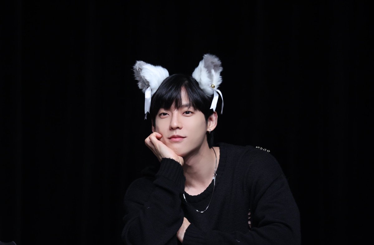 fluffyballYT's tweet photo. Same item, different lee

cr: oH7I_Simba https://t.co/Nx2Lh4dSSV