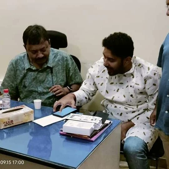 WBTMCPcybercell's tweet photo. গত বৃহস্পতিবার তৃণমূল ভবনে তৃণমূল ছাত্র পরিষদের রাজ্য সভাপতি হয়ে চার বছর পূর্তির পর নৈহাটির বিধায়ক তথা সেচমন্ত্রী পার্থ ভৌমিক মহাশয়ের কাছে আশীর্বাদ নিতে আমাদের প্রিয় রাজ্য সভাপতি তৃণাঙ্কুর ভট্টাচার্য মহাশয়।।
@ParthaAITC
@TrinankurWBTMCP
#TMCPCYBERCELL https://t.co/k66PMUTYRz