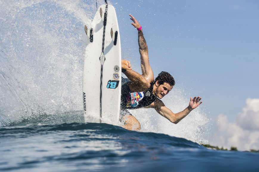 DrJamesOlsson's tweet photo. Kalani David, Hawaiian Surf And Skate Prodigy Dead At Age 24 While Surfing...

"TACHYCARDIA"...

Died from a seizure while surfing...

According to John Hopkins Medicine:
"The biggest risk is for SUDDEN DEATH from a HEART ATTACK, which tachycardia can cause."

- newsweek, stabmag https://t.co/Ogv7k154wX