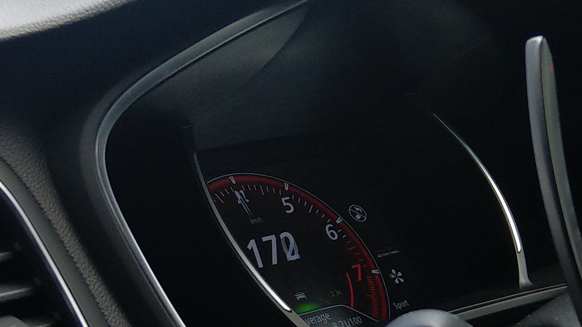 renault_okazaki's tweet photo. 【明日も営業】
台風ですが明日はショールームのみ営業ですよ。火曜日は休みです。今の所は星が見える天気ですが、状況次第では早く閉めるかも。
ルーテシア、キャプチャー値上げ前にGETできるのは後10日程。お早めにご相談下さいませ。
写真は4年前のETCC参加時のもの。ガソリン燃焼楽しいですよね！ https://t.co/0UgK2VNyHx