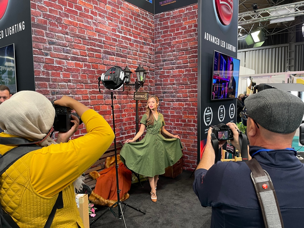 CreativityHubEv's tweet photo. Another great day at The Photography Show on stand K201 where our live portrait sets are going down a storm. Come see us and lighting innovators @Rotolight!
#RotoHub #CreativityHubEvents #ImmersivePhotography https://t.co/m3fpchiBE9