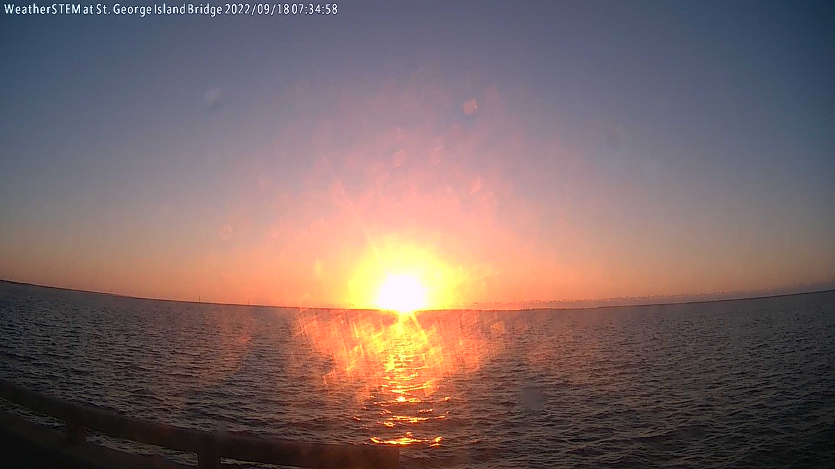 SGIBridgeWx's tweet photo. St. George Island Bridge at sunrise and it's 73.6 F. https://t.co/AoxrezsR1n