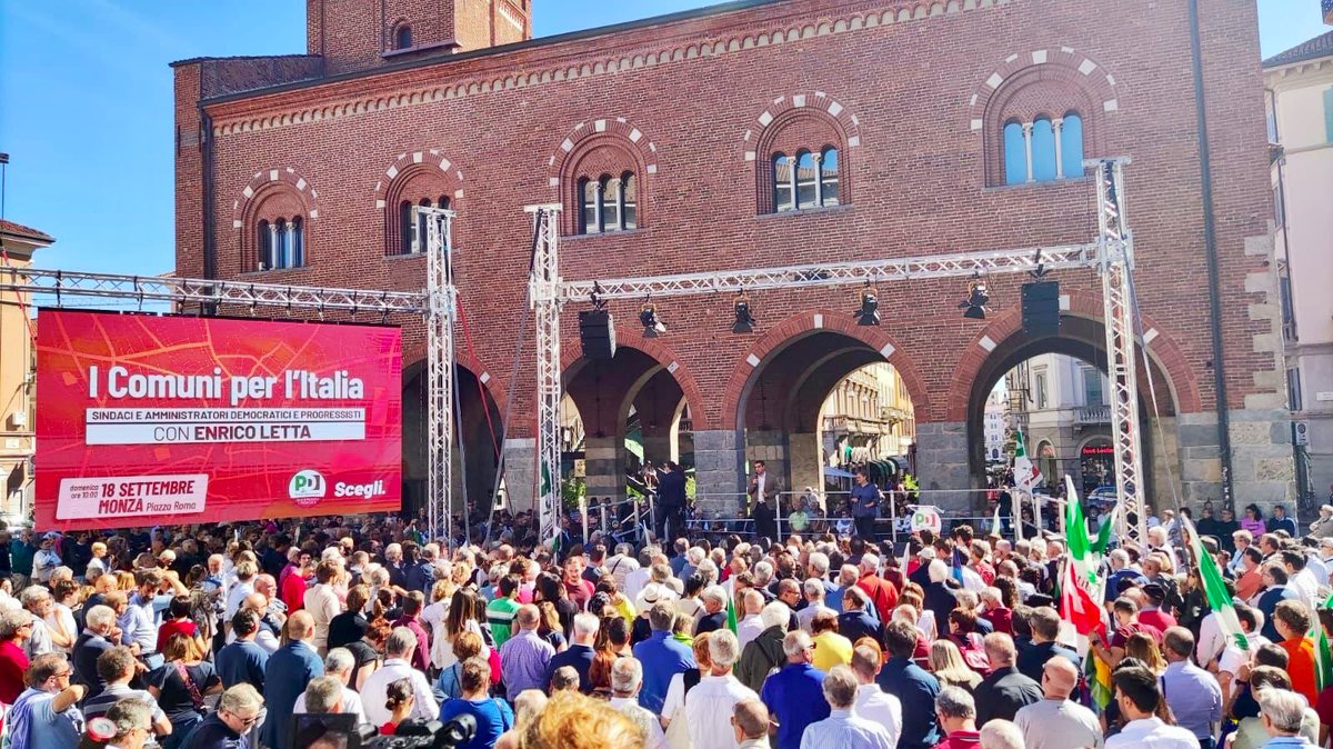 EnricoLetta's tweet photo. Oggi con noi Monza è come una piccola capitale dell’Europa. 
Pontida, con tutto il rispetto per i suoi abitanti, con Salvini è una provincia dell’Ungheria. 
Con l'Europa o con Orban. 
Con la democrazia o con la compressione delle libertà personali. #scegli https://t.co/QgAUm2Ns2C
