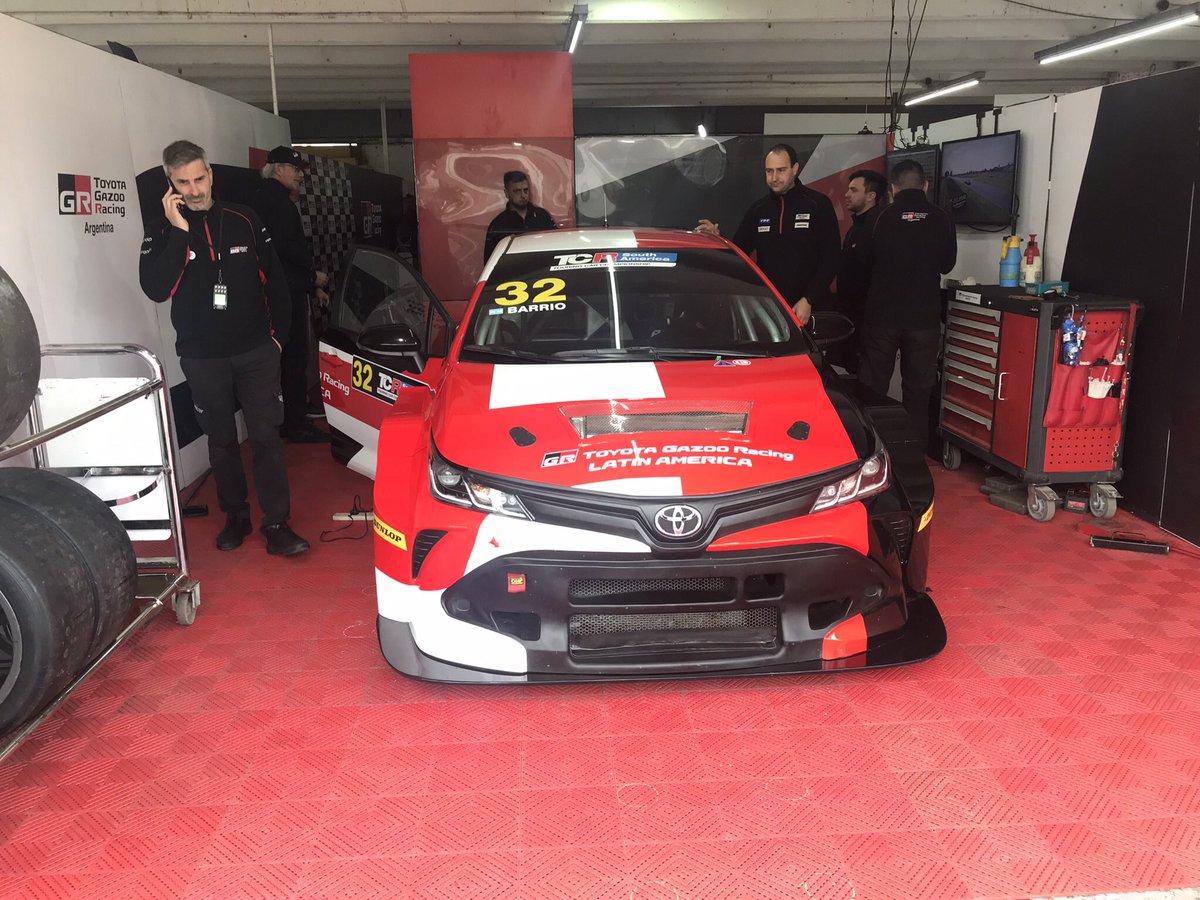 Corazondef1's tweet photo. @tcrsouthamerica #TCRBsAs
Grilla de partida carrera 1 : 09.30hs
En la pole larga el de Pinamar piloto @TGR_Arg @JBarrio41 🇦🇷 https://t.co/z80MU4Ob4w