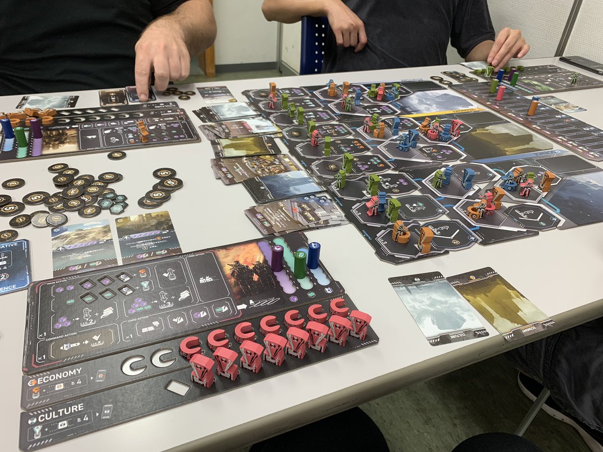 Darkesteast's tweet photo. Played #Atlaslost 

Short Answer: even as a sample, the component quality is really good.  I like the game and would like to play it again.

Con for the game is that its a game i would not play with someone who has analysis paralysis

#boardgame 
#ボードゲーム https://t.co/cRDskPh6Sr
