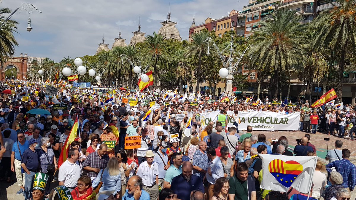 DolcaCatalunya's tweet photo. Nunca visto.
Ahora en Barcelona.👇👇👇👇 https://t.co/3bAGlaXfs2