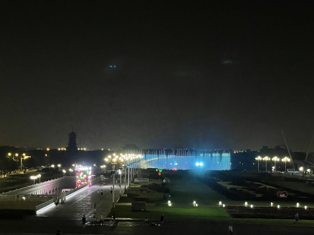 soliddisplays's tweet photo. Lighting and water display during the night. Lighting show on the dancing water screen. Different way to display  #popdisplay #display for you #lifestyle https://t.co/IQCMK98Ftv