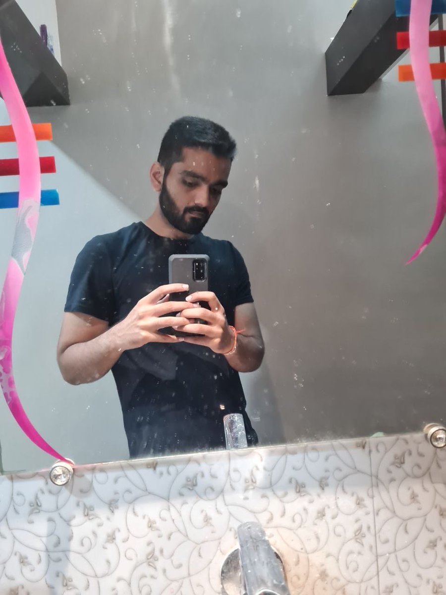 su_per_yash's tweet photo. Before vs after https://t.co/mwGhPwRJrq