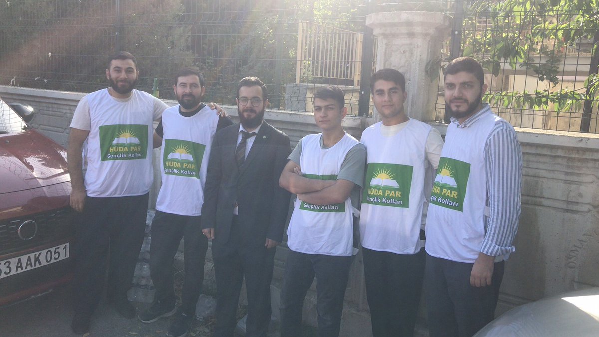 KPSS sınavına giren adaylar için Bursa’mızın farklı noktalarında su dağıtımı yaptık. 

Hür Gençlik Bursa olarak sınavın bütün adaylar için hayırlara vesile olmasını temenni ediyoruz. 

#HürGençlikBursa