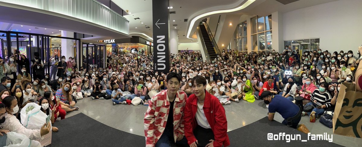offgun_family's tweet photo. 18-09-2022 - รูปรวมพลงาน Be Your Sausage Man วันนี้🤖✨

  • #เบบี๋ มาหา #ออฟกัน เยอะมากๆเลย สามล้านคนไปเลยค้าบ •

💚@off_tumcial @AtthaphanP 💚

#BeYourSausageMan https://t.co/K5gXZagCHX