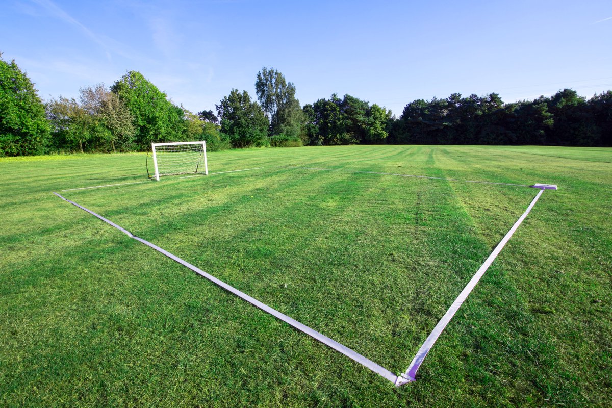 QuickPitch_'s tweet photo. Football doesn't get better than this, neither does the pitch ⚽🥅
#quickpitch #quickpitchonline #footballtraining #linemarker #pitchmarking https://t.co/sXA85Vf3dg