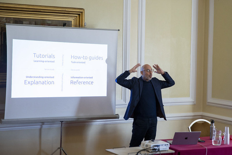 Daniele Procida tweet media