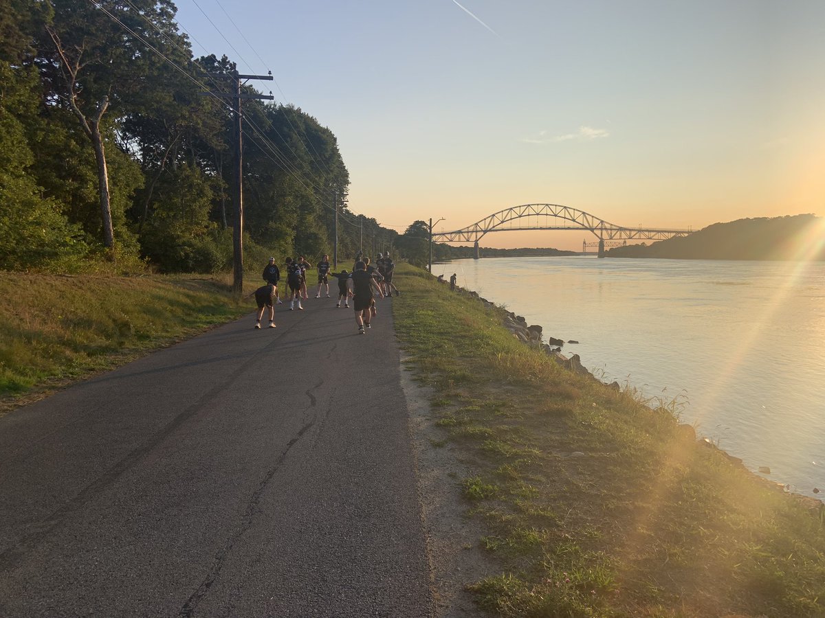 Huge come from behind win against a solid Rhode Island Jr Blues Team. Let’s Go Thunder!!