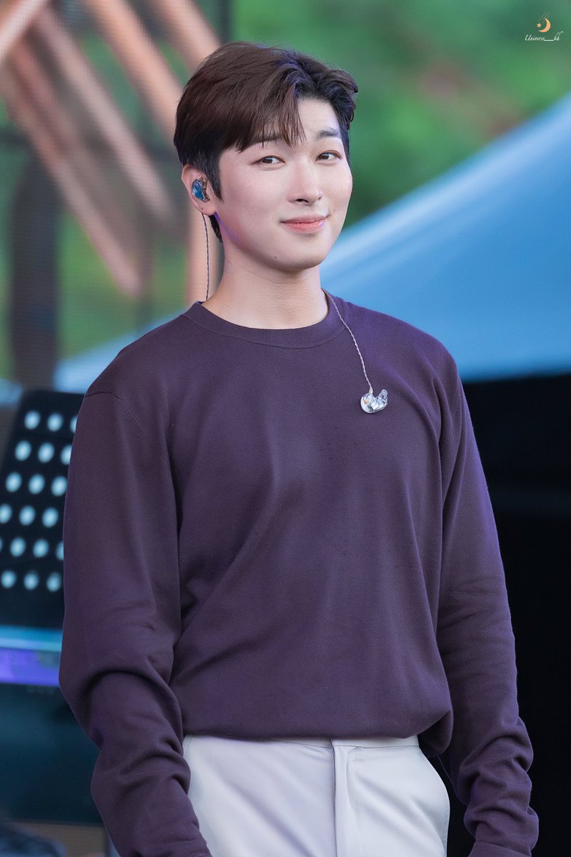 220917 리슨어게인 페스티벌 🎈 

#박강현

고소하기... 🫠