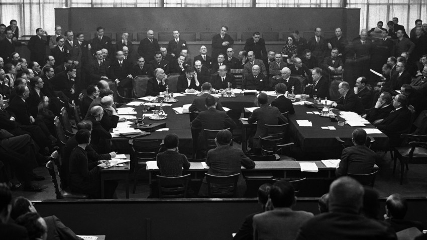 General_Factss's tweet photo. On This Day in History,

On September 18, 1934 #USSR joins the #LeagueOfNations.

League of Nations adopted a resolution on the admission of the USSR (Union of Soviet Socialist Republic) into the League and the inclusion of its representative to its Board as a permanent member.😇 https://t.co/1cszDPPn94
