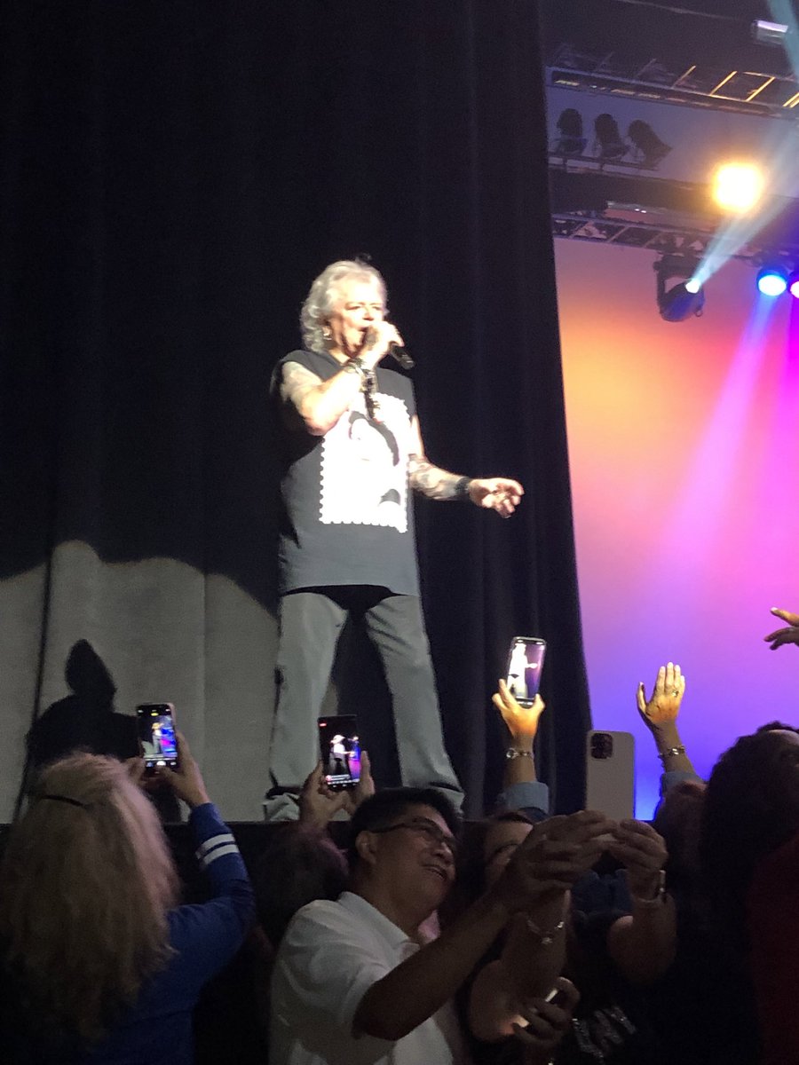 Dyertalk's tweet photo. @AirSupplyMusic  - great show last night! #show5327 #50years #airhead https://t.co/wpc0U6HUtL