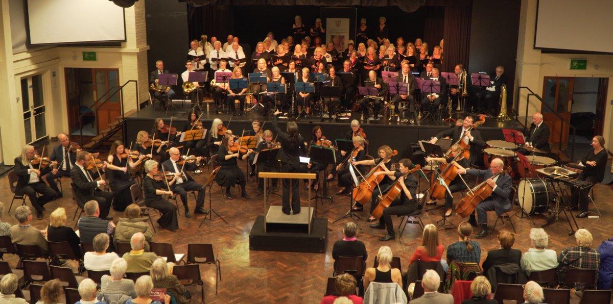 BlackpoolSymph1's tweet photo. Being together, orchestra, choir and audience, to share in the making of music was a fitting tribute to HM Queen Elizabeth II. @PPChoir joined us on stage after the inverval to lead the singing. In the words of our Conductor @HHconductor "a poignant and moving evening of music". https://t.co/7MXOw1m7VL