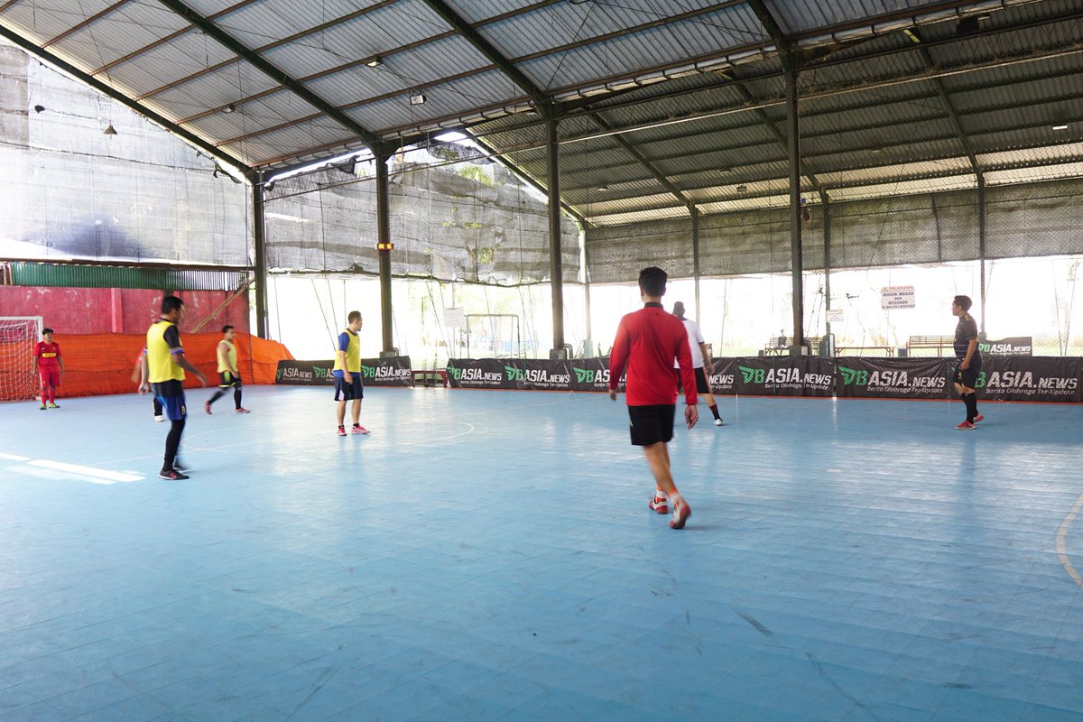 UtdIndonesiaPAS's tweet photo. Walaupun masih banyak yg belum bisa hadir, semoga kita bisa berkangen ria lagi di lain kesempatan 😊
.
#KitaKangenUPC
#funfutsal #crossgeneration
#utdindonesia #utdindonesipas
#upcassemble #upcuyeupchore
#reunited #UnitedWeStand https://t.co/zka3qBTgn4