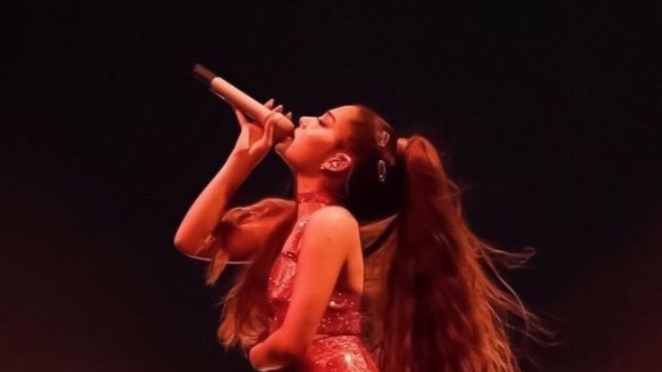 teamaribrasil's tweet photo. Hoje completa 1.000 dias desde o último show de Ariana Grande. https://t.co/4tkSVXWN9f