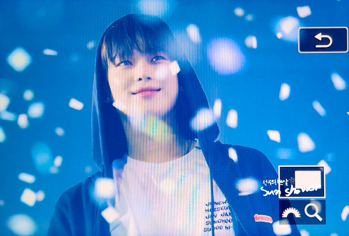 sunshower624's tweet photo. 220918 MANIFESTO in Seoul 막콘
행복 ˃̵͈̑ᴗ˂̵͈̑ 
 #SUNOO #엔하이픈 #선우 #ENHYPEN https://t.co/CT8h3mjskO