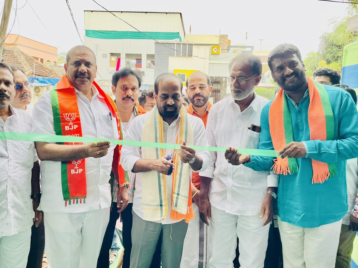 satyakumar_y's tweet photo. Under the Seva Pakhwada Abhiyan, inaugurated a free health check-up camp at Punyakshethram, Rajanagaram Assembly Constituency. https://t.co/NYnR05o8y2