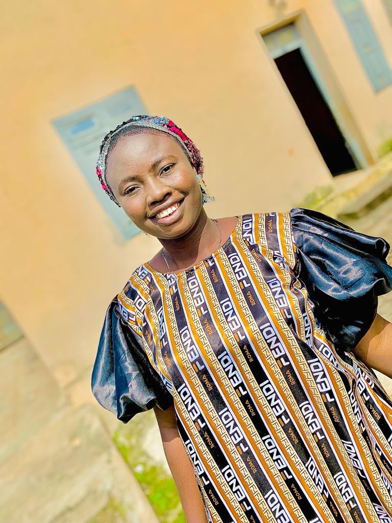 opec_s's tweet photo. Happy Sunday to everyone 💋💋 have never got retweet’s on my post not to talk of like’s😭😭😭 abi na so I ugly reach😏😏😏 #BBNaija #osunbaker #ilesabaker #sundayvibes #adukeade https://t.co/FvISYp8rd6