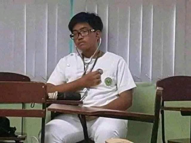 พรุ่งนี้วันจันทร์ 
กู :