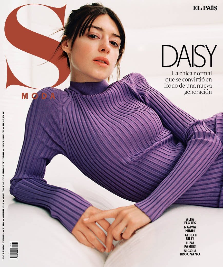 DaisyEJNews's tweet photo. 📸 Daisy photographed by Anya Holdstock for S Moda Magazine | part I https://t.co/59nRLrovKN