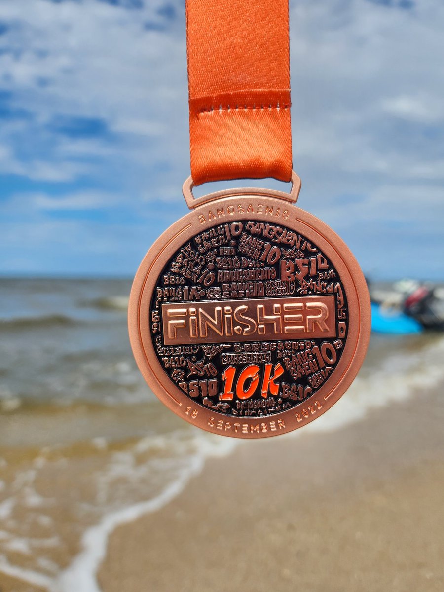 NinjaTooK's tweet photo. 🏖🌊 ได้กลับมาสัมผัสสายลมและเกลียวคลื่นของทะเลบางแสนอีกครั้ง 🏃‍♂️🐒🥇 | เหรียญที่ 11/2022 | งาน Bangsaen10-2022
#บางแสน10
#Bangsaen10
#บางแสน10_2022
#Bangsaen10_2022
#BS10 

#XRangers
#theXteam 
#theXteamRunners
#minimarathon
#run
#running
#runnr
#tookkyrun
#medal
#finisher https://t.co/ENxiyufWQz