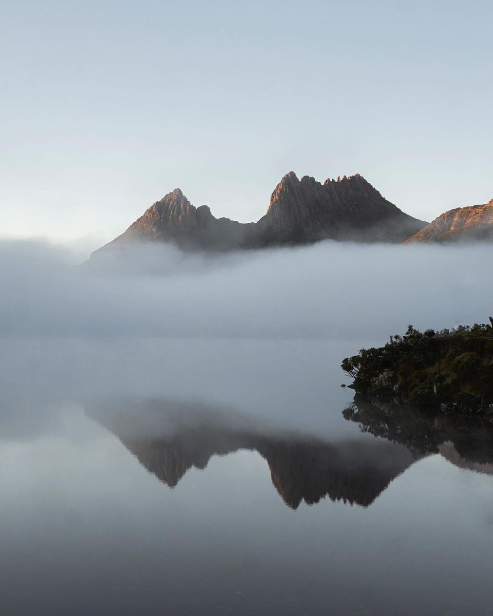 Morning mist, dreamlike stillness… a spellbinding combo 👌🏽 📍 Cradle Mountain, Visit North West Tasmania  📷 @oscarsloane #DiscoverTasmania