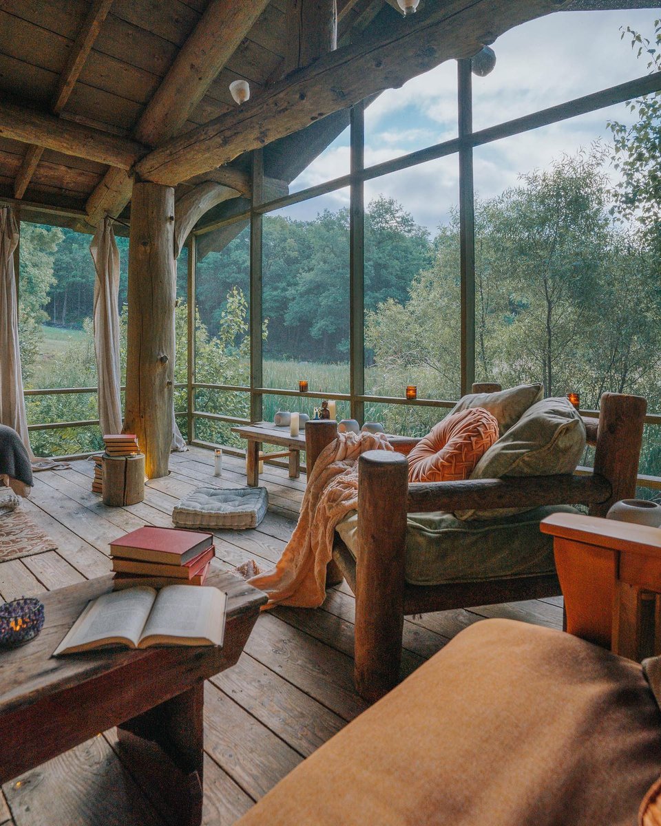 WallisFashion's tweet photo. This dreamy log cabin is where we wish we were this Sunday π€©
#foreverwallis #wallisfashion #wallisloves #getaway #logcabin https://t.co/86ZZLRDqVU